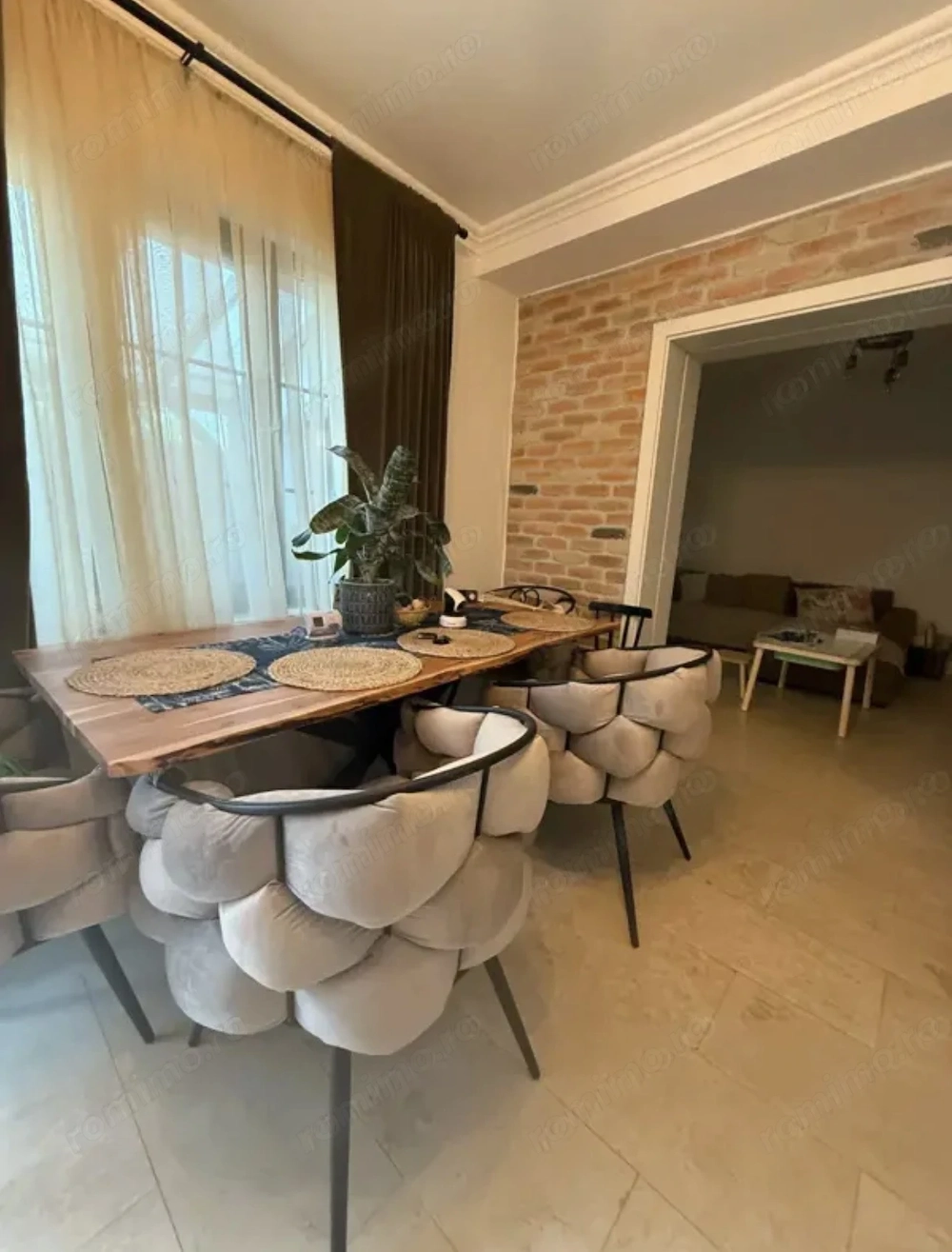 Casă Individuală  Lux 5 Camere Toate Utilității 4 Locuri De Parcare Zona Chisoda
