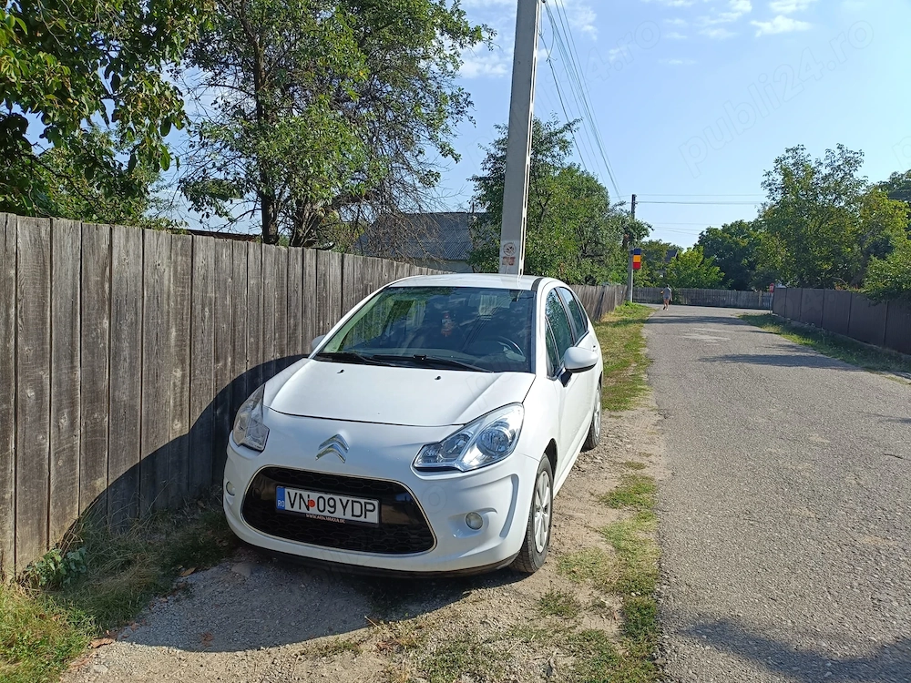 Vând Citroen C3