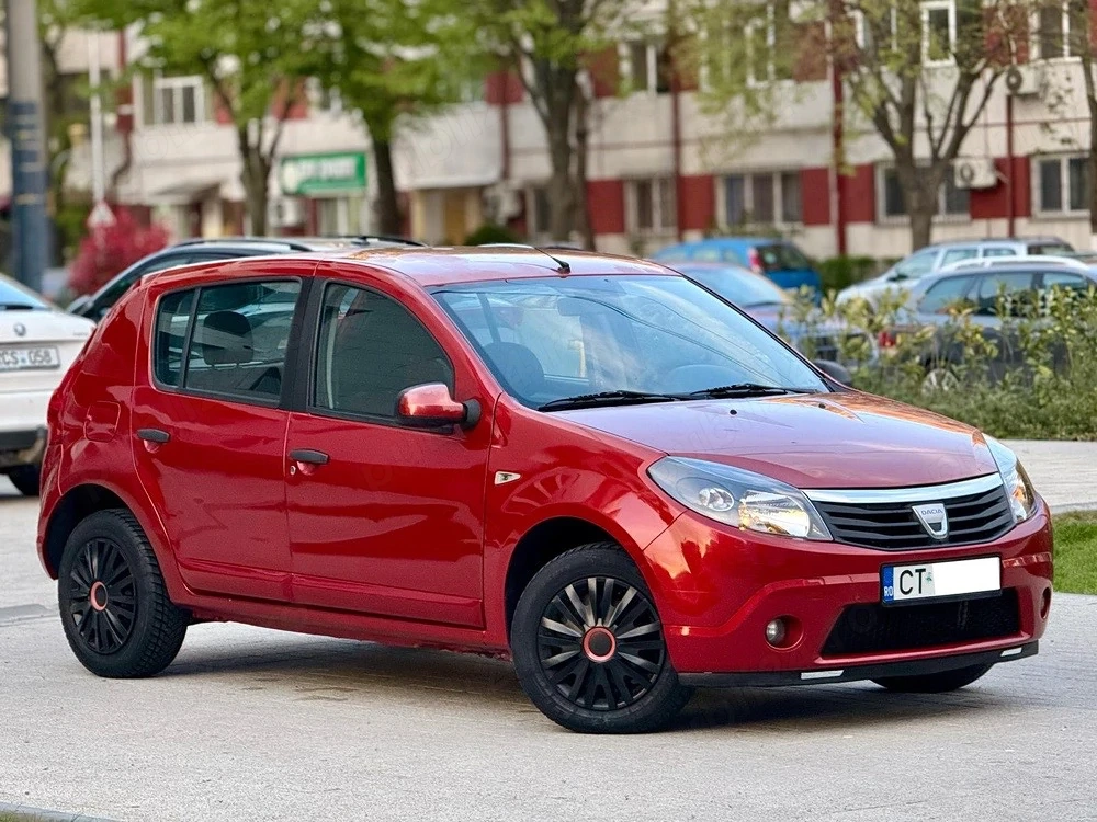 Dacia Sandero { Editie KISS FM } 1.4 Benzina , [ 2011 ] Proprietar , Stare Foarte Buna 