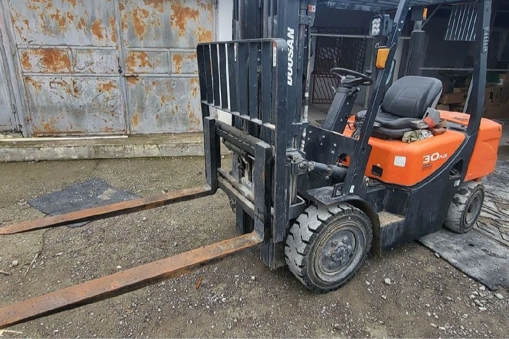 stivuitor Doosan diesel 880 ore