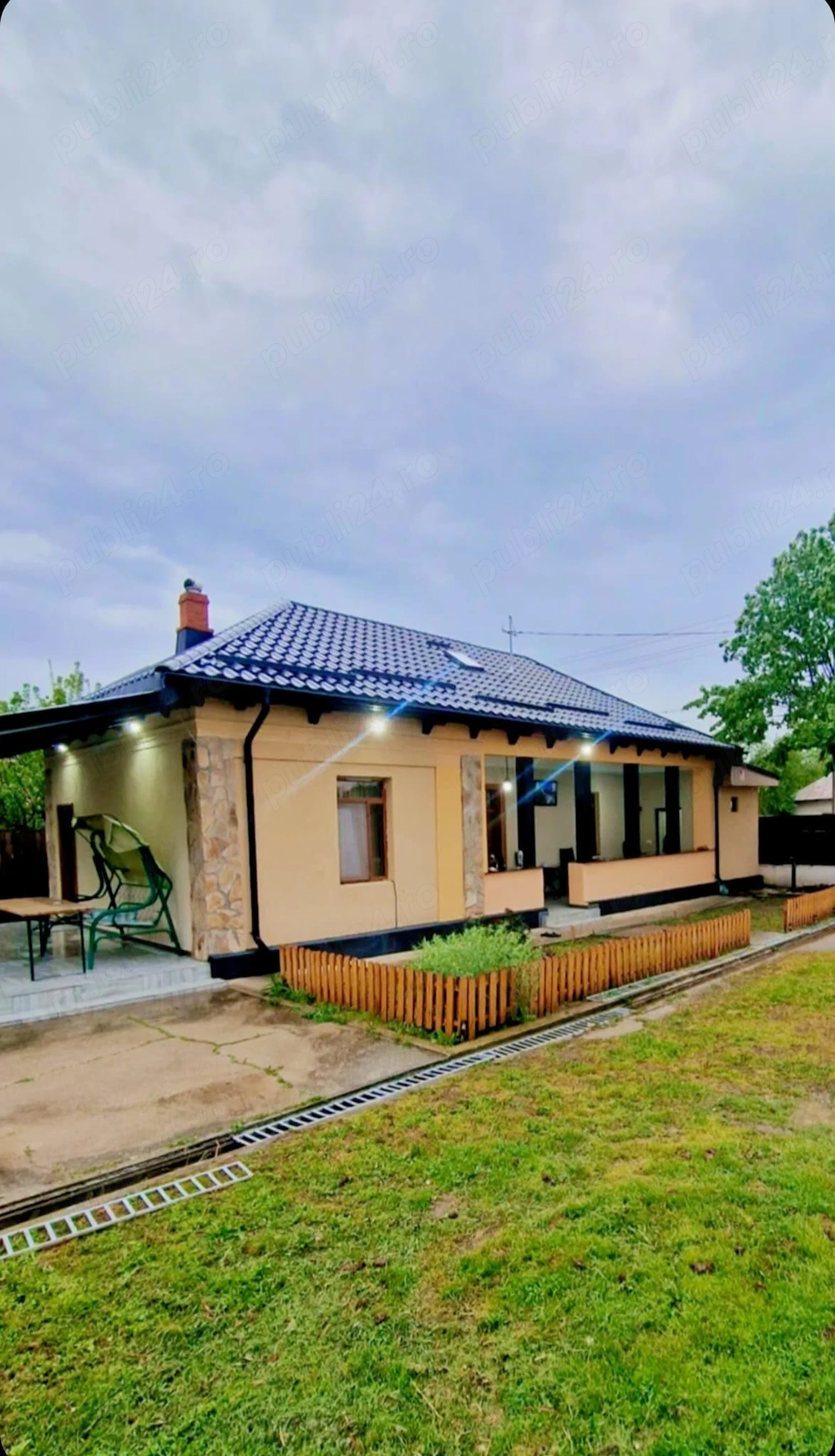 Casă de vânzare în comuna Strejești de Sus 