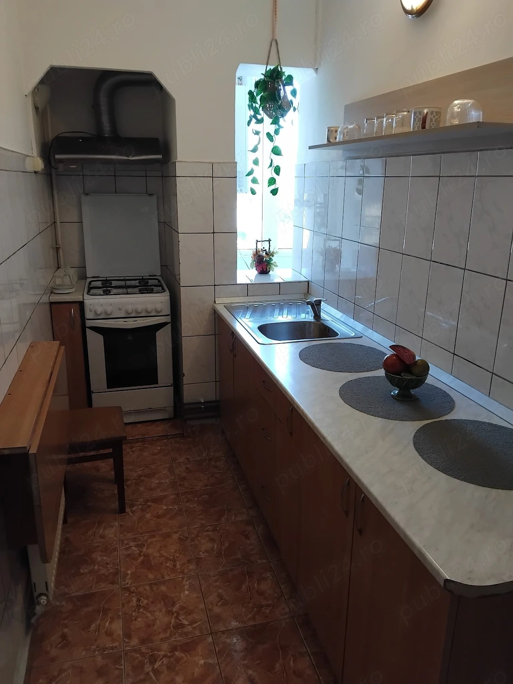 Inchiriez apartament 2 camere zona Cedonia