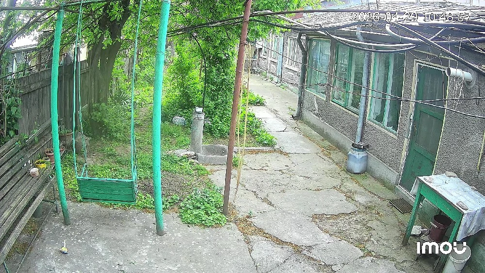 Vând casă pentru renovare 