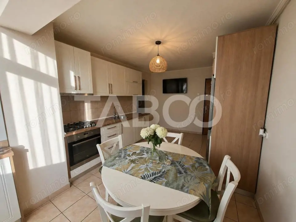 Apartament decomandat de vanzare 3 camere pivnita Vasile Aaron