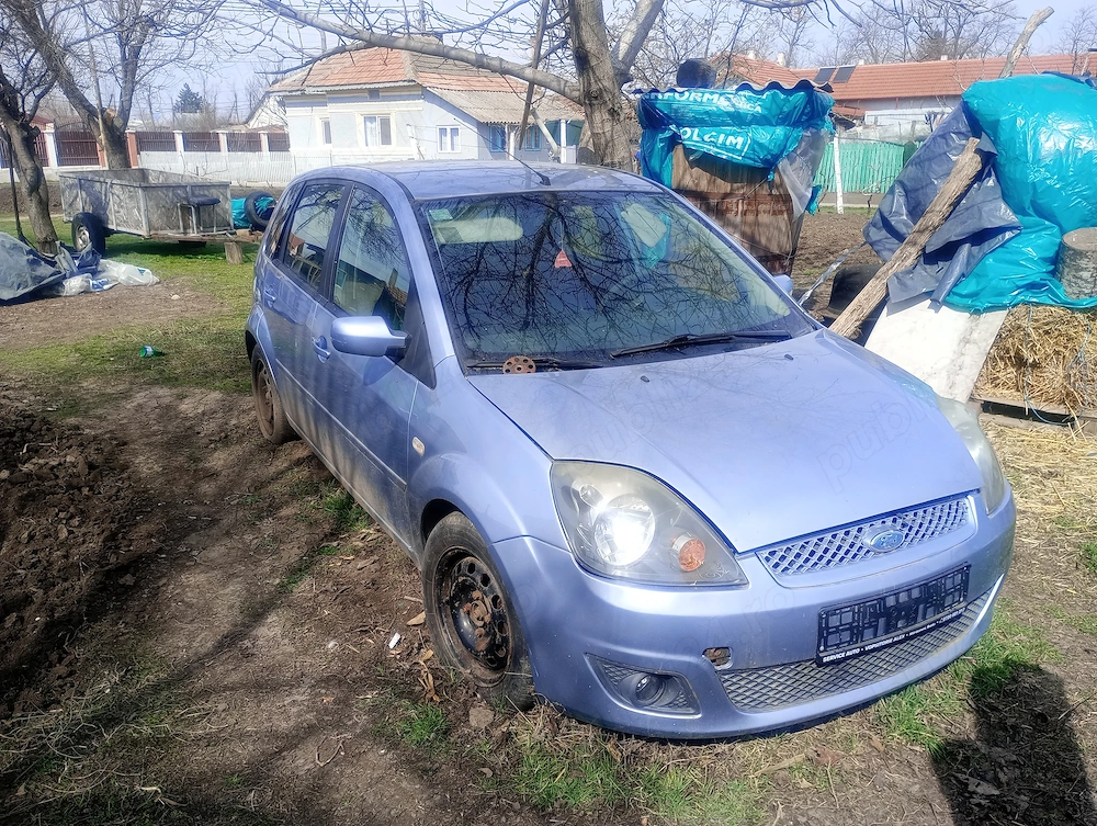 Dezmembrez Ford Fiesta1.3 benzina an 2005