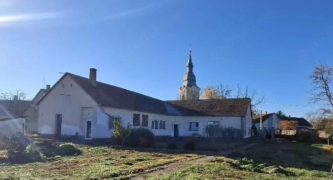 Casa de vanzare la 16km de vama Bors