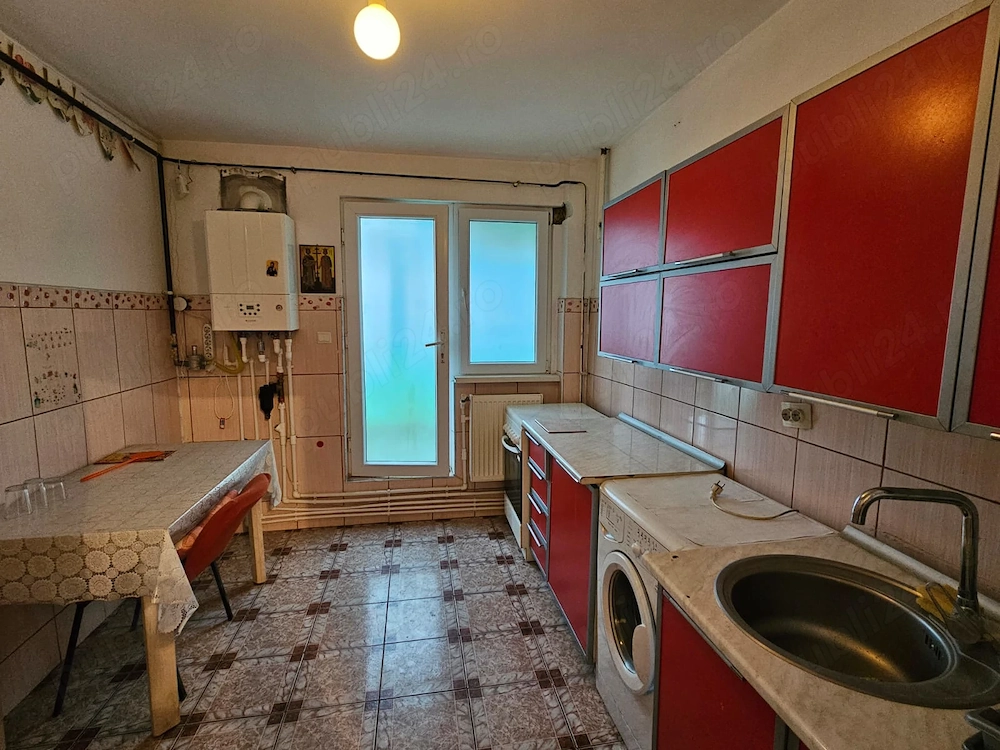 4 camere dec. Micro 18, etaj 1, 90mp, centrala termica