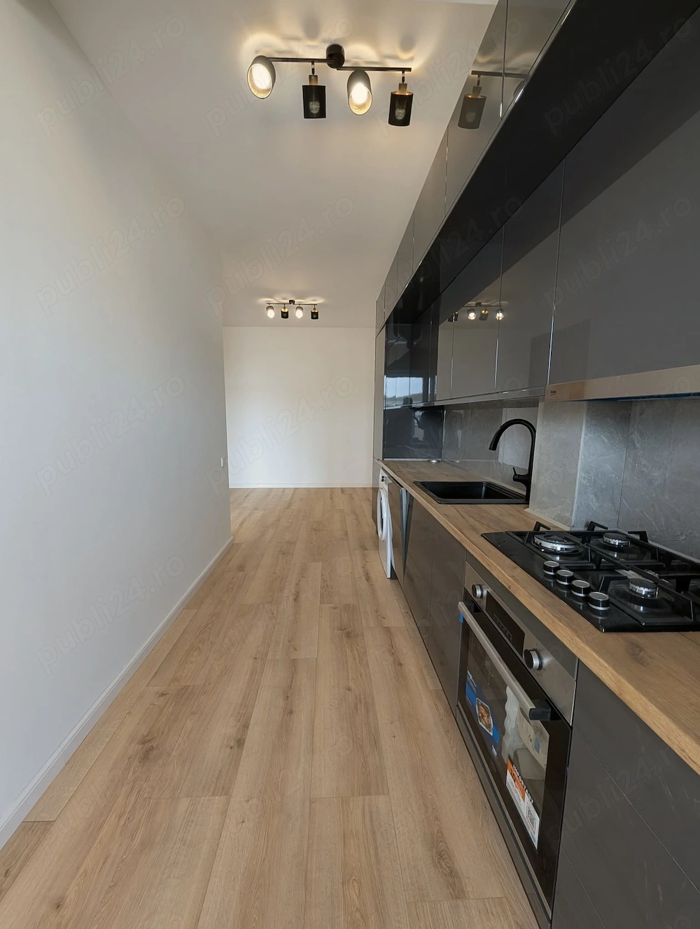 Apartament cu 3 camere, parcare subterana, în Florești, zona Eroilor!