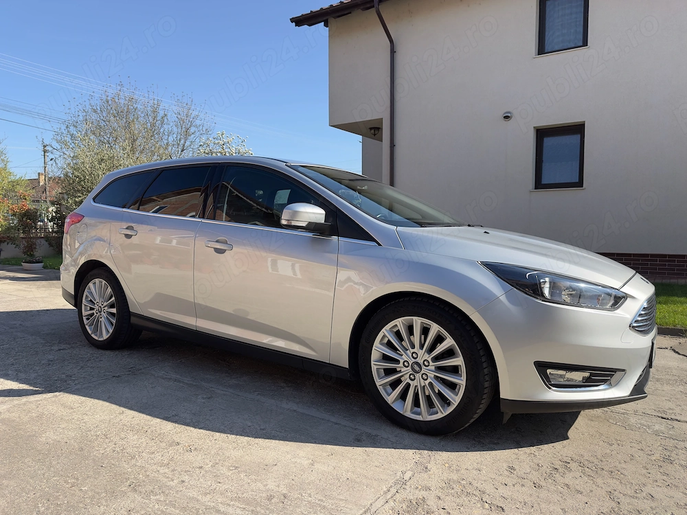 Vând Ford Focus Titanium