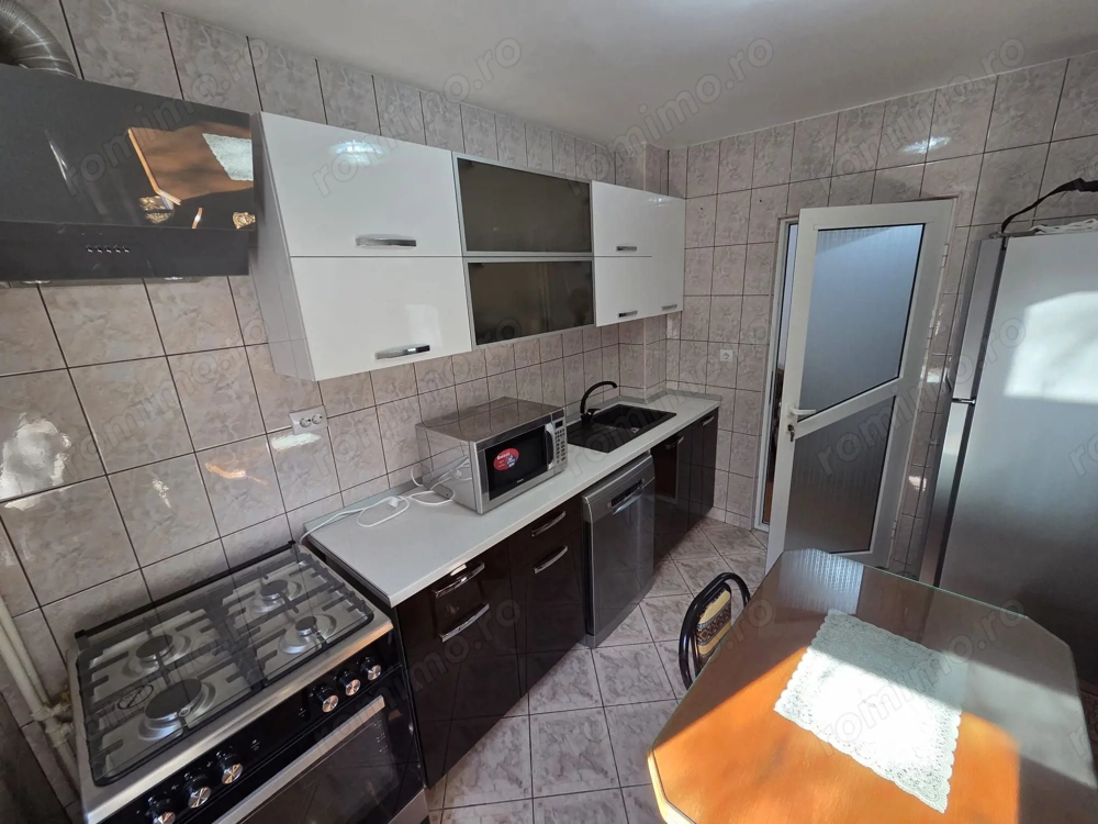 Apartament 2 camere, etaj 1, zonă excelenta