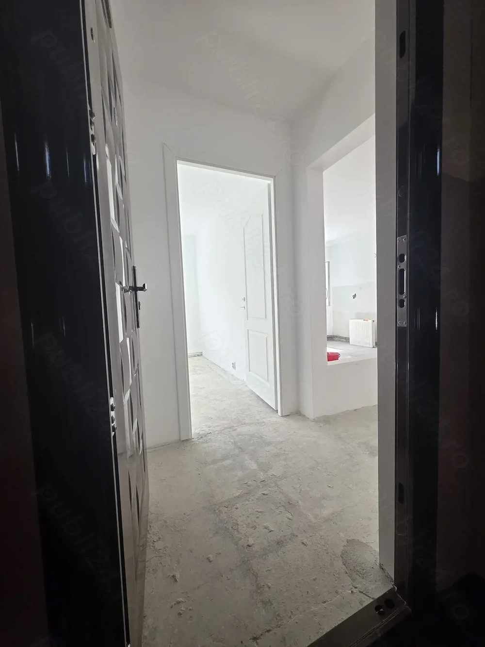 Vand apartament 3 camere ,renovat 