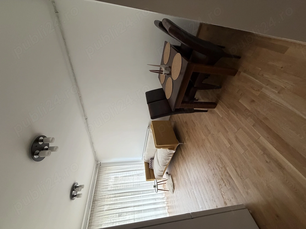 Închiriez apartament