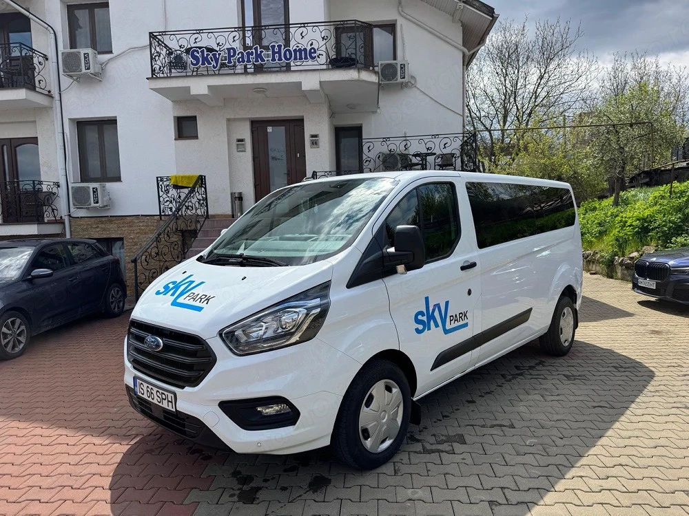 Ford Transit Custom L2H1 2  Diesel   23.000 km   8+1 locuri
