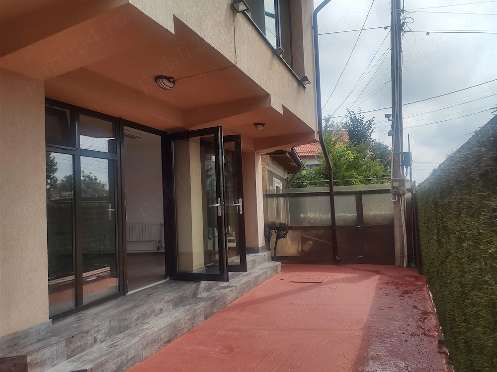 Ofer spre închiriere birou spațiu comercial 