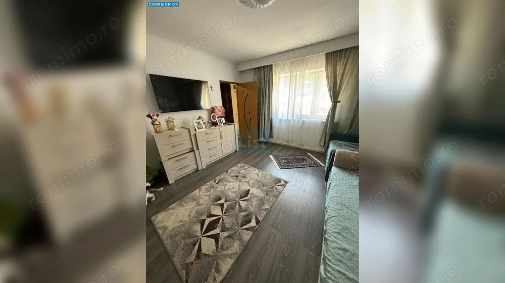 Garsonieră de vânzare, Semicentral