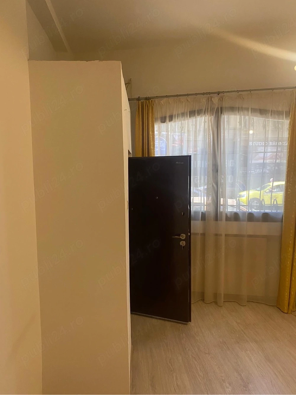 inchiriez Garsoniera Piata Romana - ASE