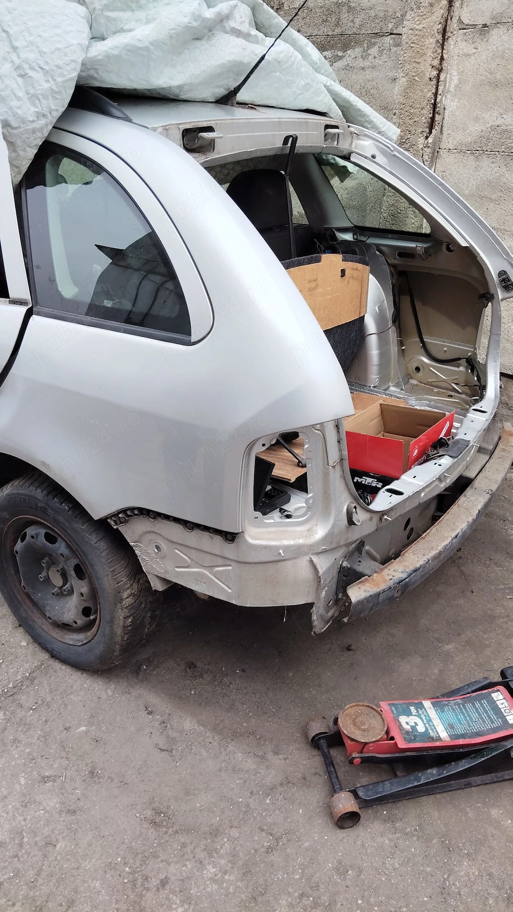 Dezmembrez Skoda Fabia