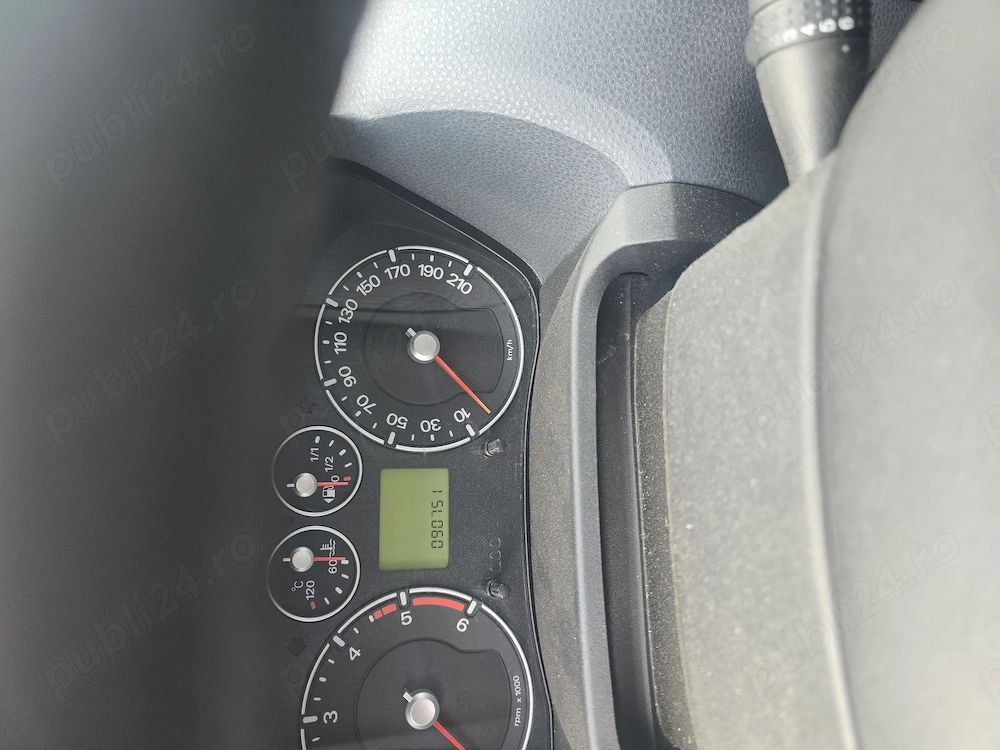 Vând pentru dezmembrat Ford Fiesta, an fabricație 2006 ,motor 1,4 diesel cu 90.000 km reali 