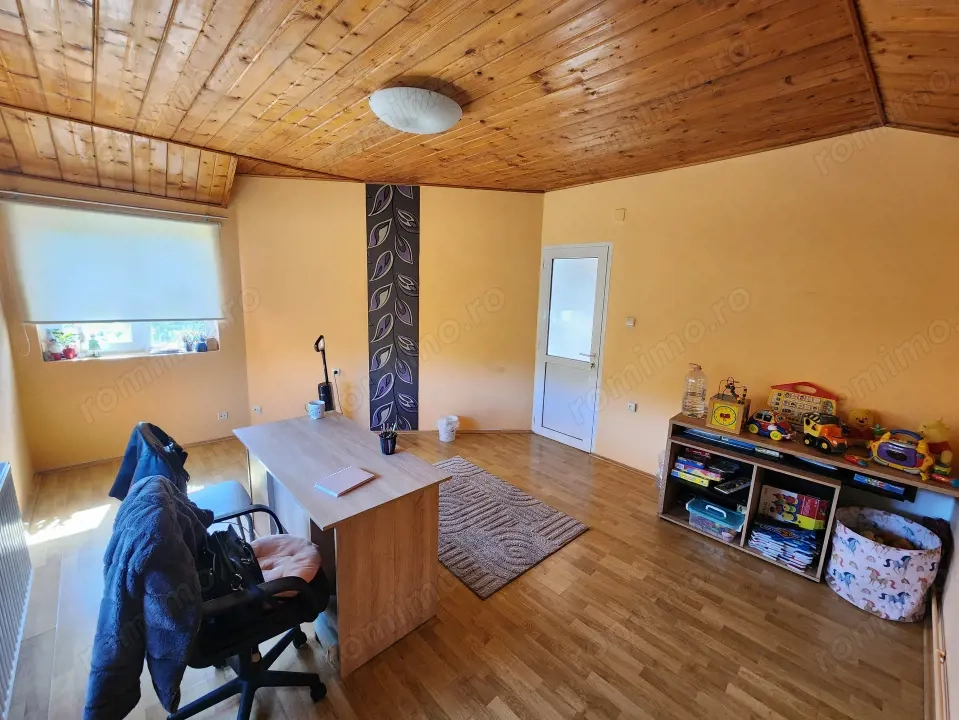 Închiriez spațiu pentru birou