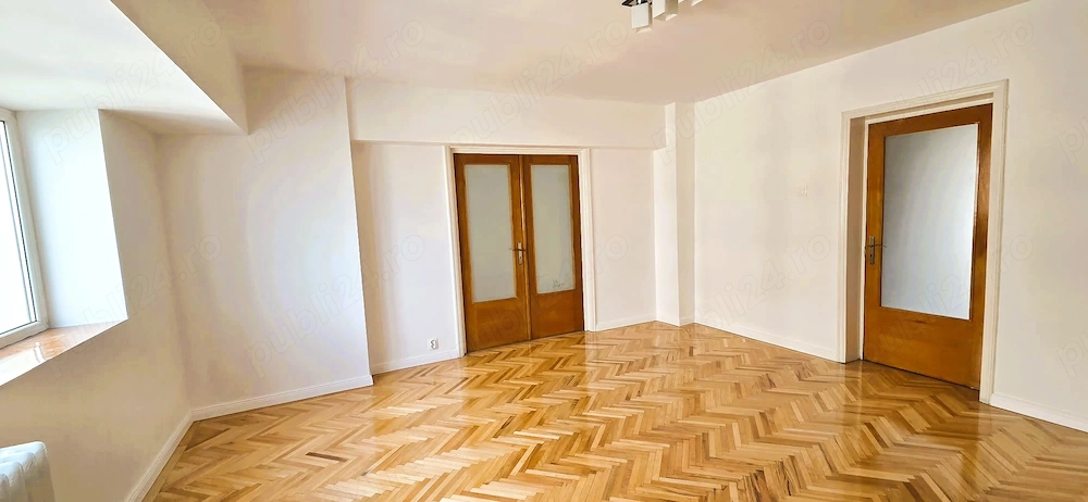 Apartament de închiriat, 3 camere, spațios și luminos Piața Victoriei-nemobilat