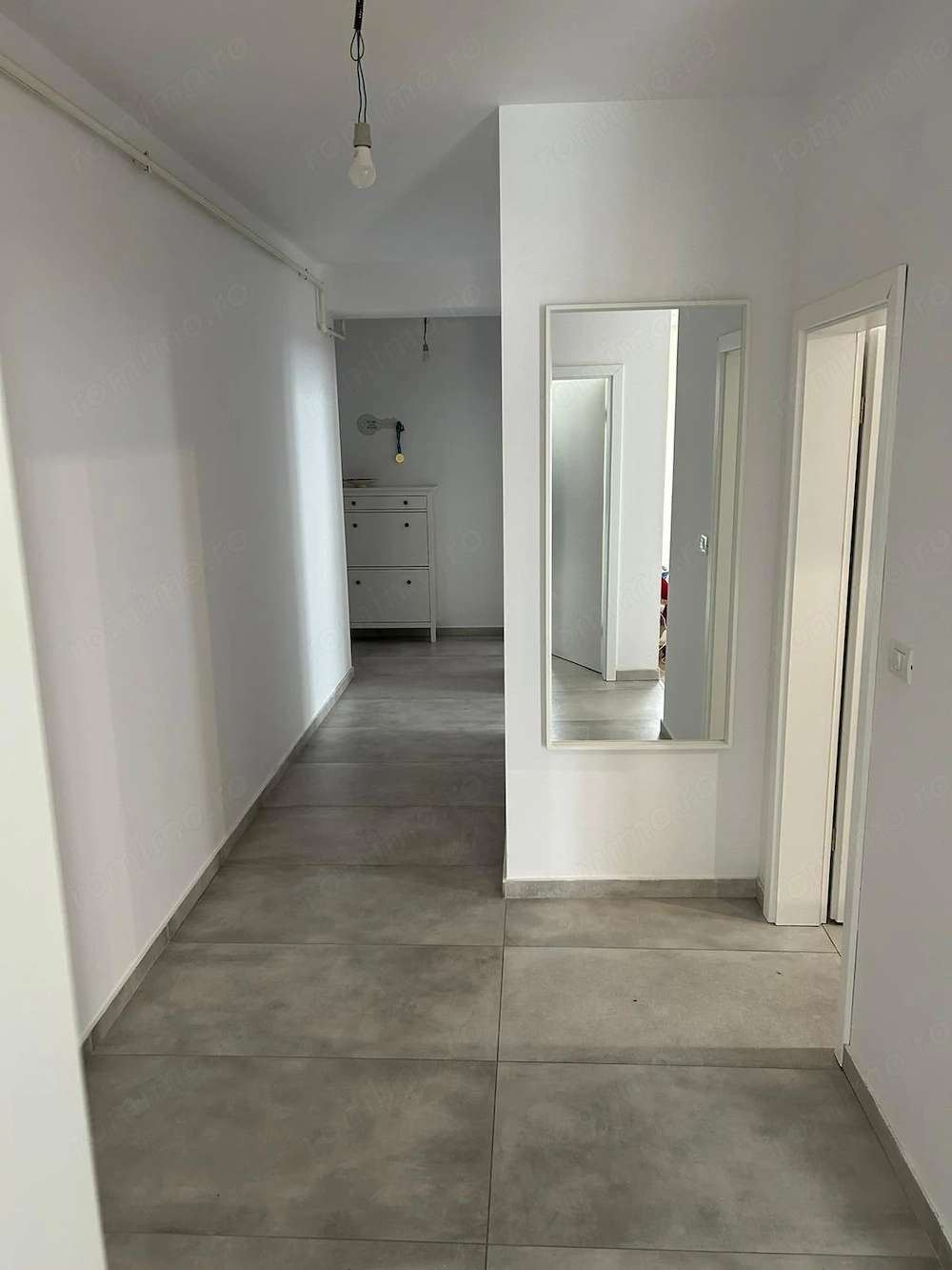 Bloc nou. Decomandat. Bucatarie inchisa. Etaj 2. Mobilat. Zona Hotel IQ.