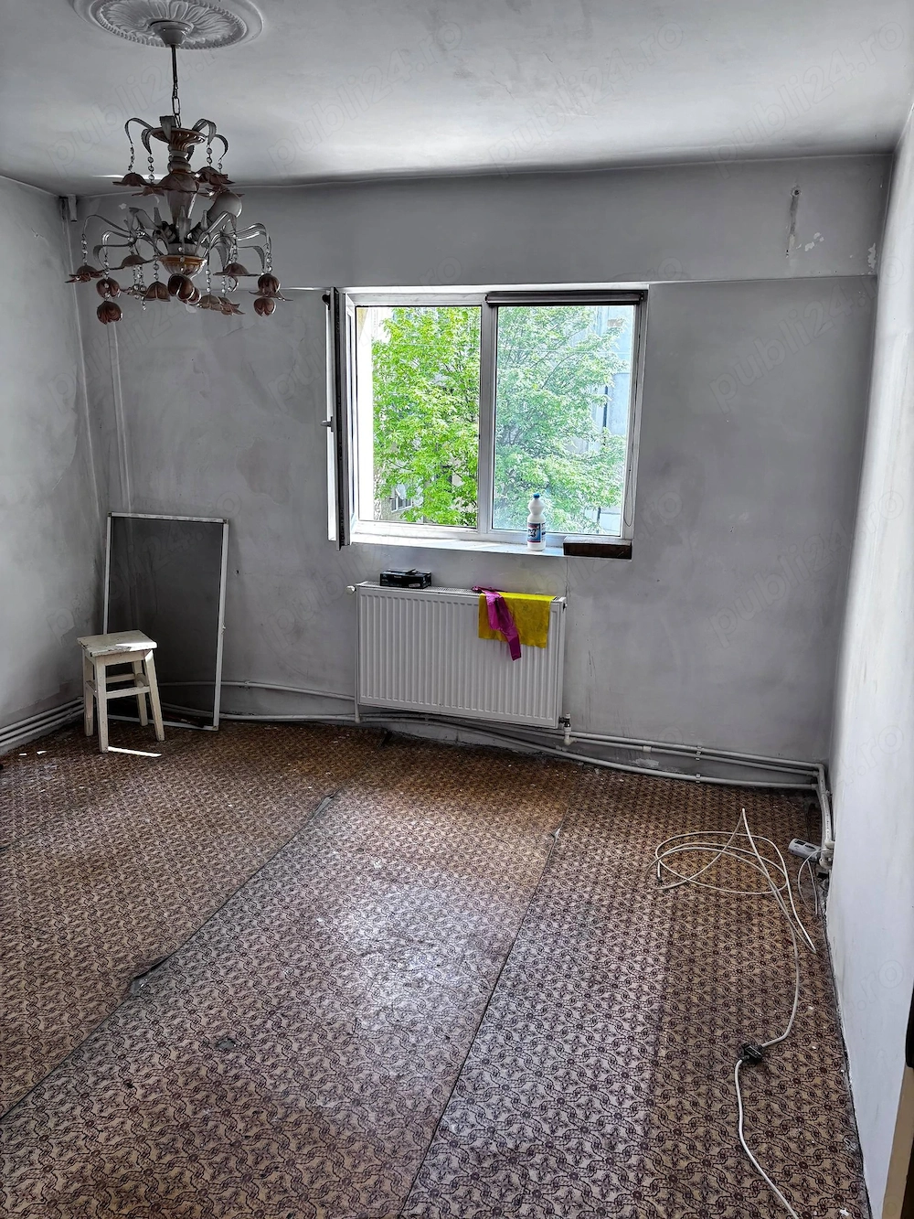 Garsoniera confort 1 decomandata   zona Brosteni   etaj 2din4   Pret: 42.000  neg.  