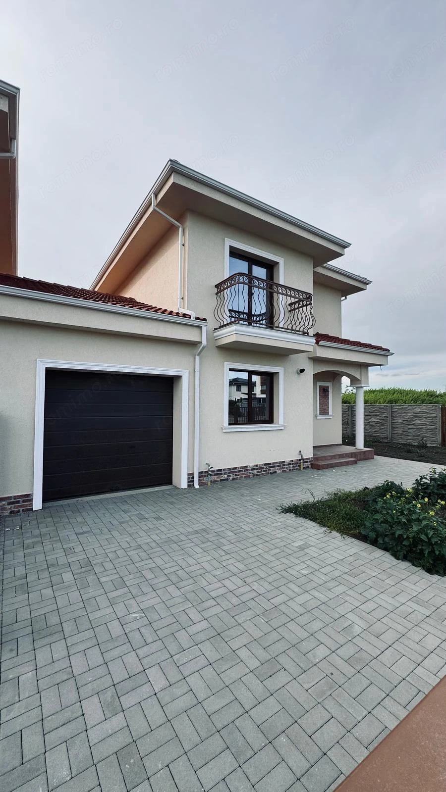 AV642 Casa cuplata prin garaj, Dumbravita, zona EXCELENTA