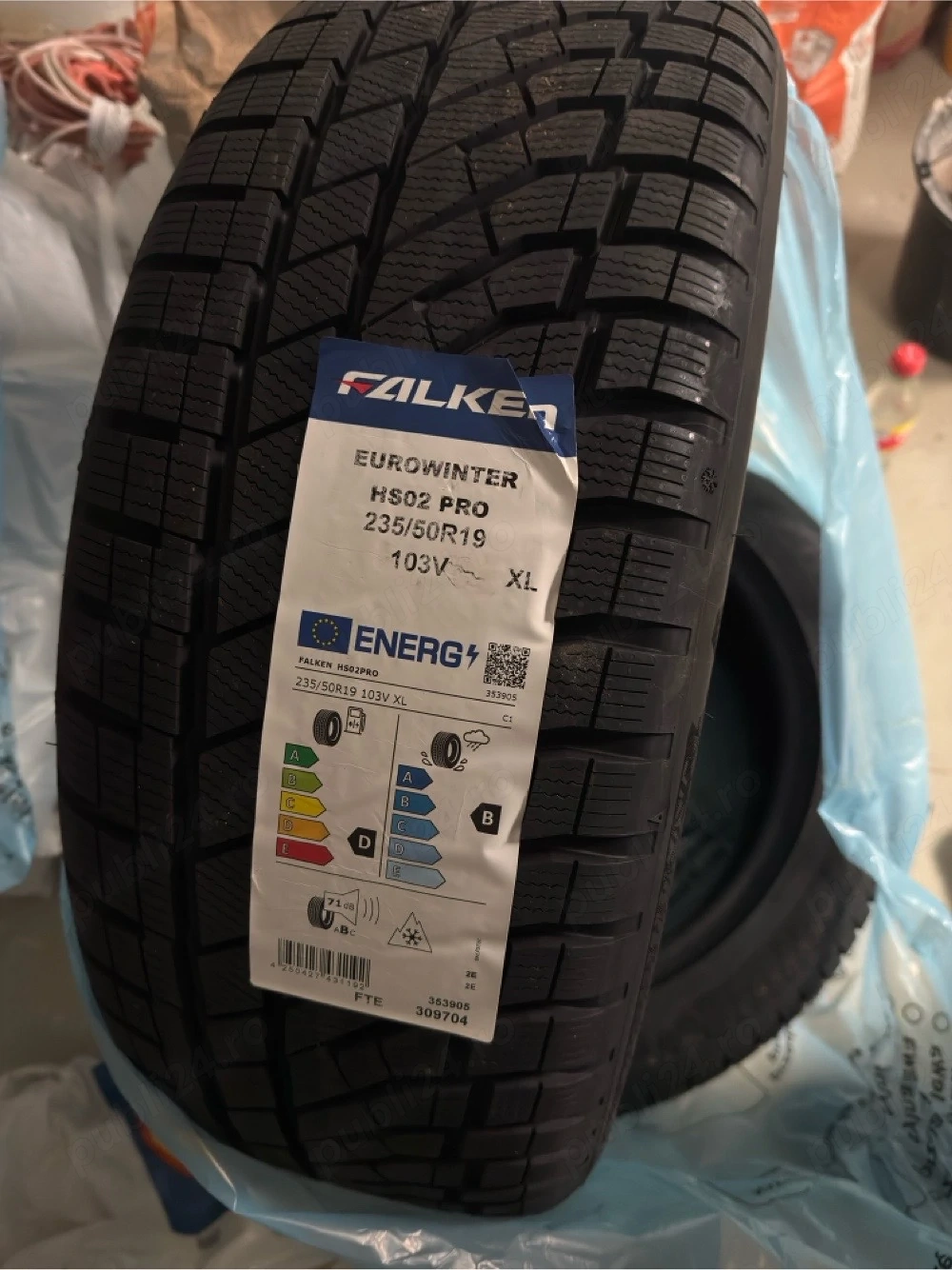 De vanzare anvelope 2 seturi vara si 2 seturi iarna