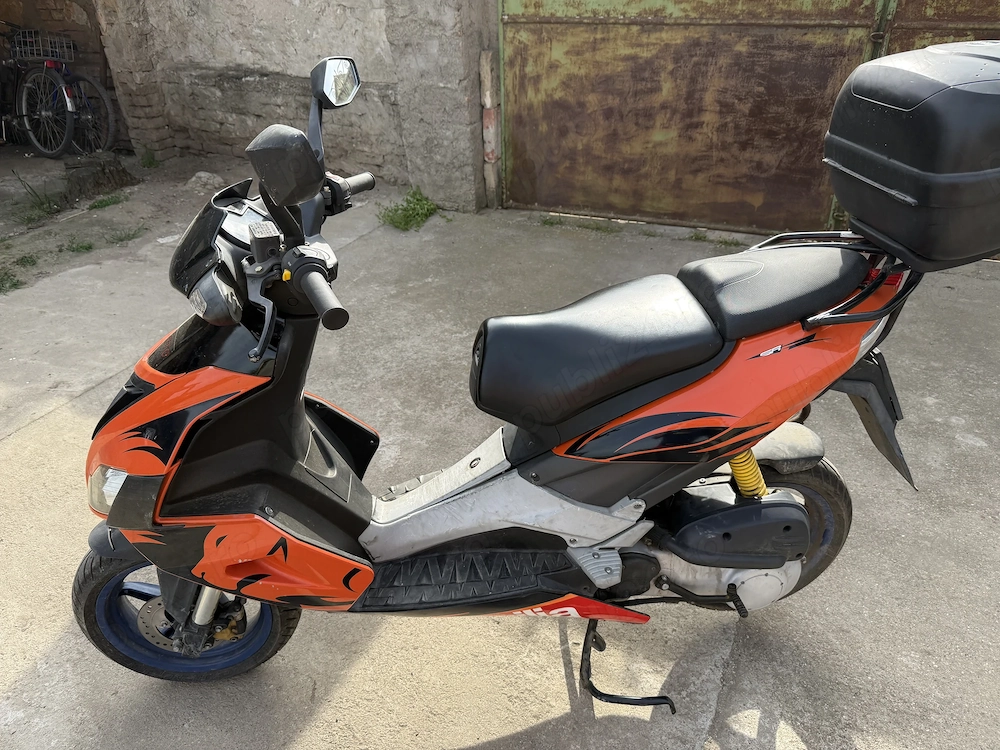 Scuter aprilia SR 50 de 49