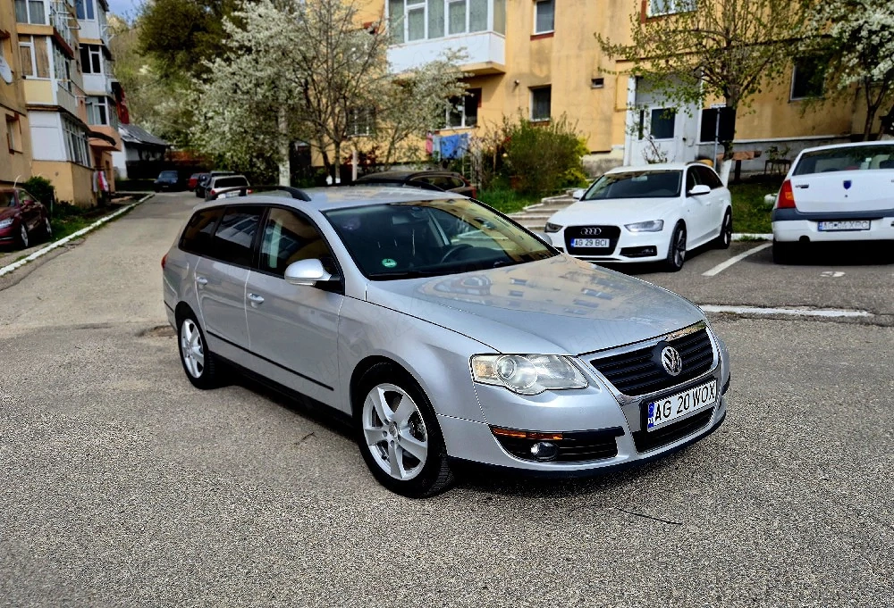 Vând Volkswagen Passat 2.0 TDI BlueMotion   Proprietar in acte 