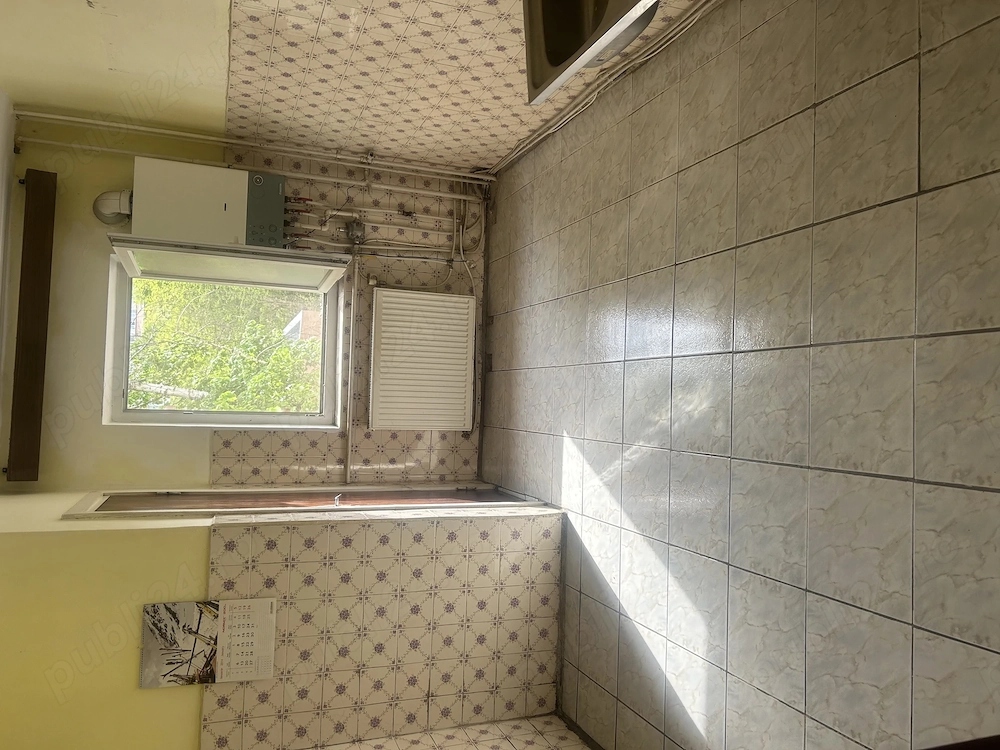 Vând apartament 4 camere 