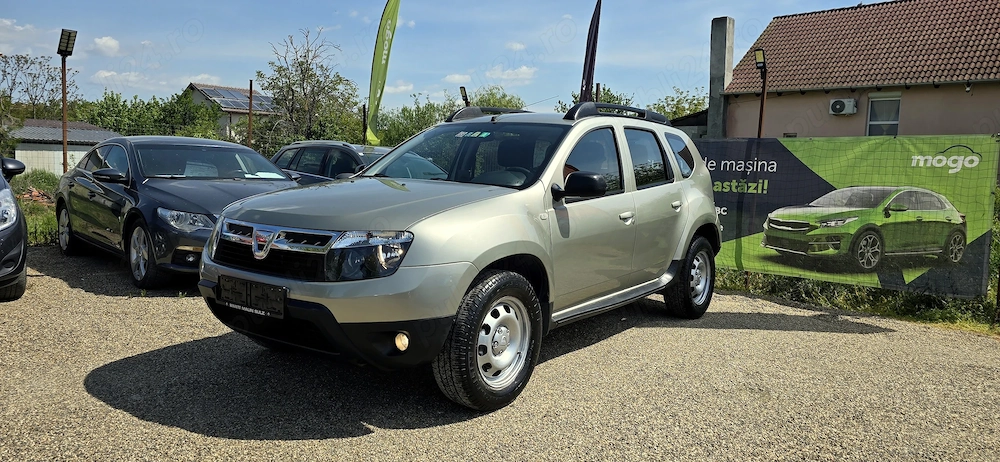 Dacia Duster 4x4 an 2011 motor 1500 cm3 diesel 198000 km carte service 