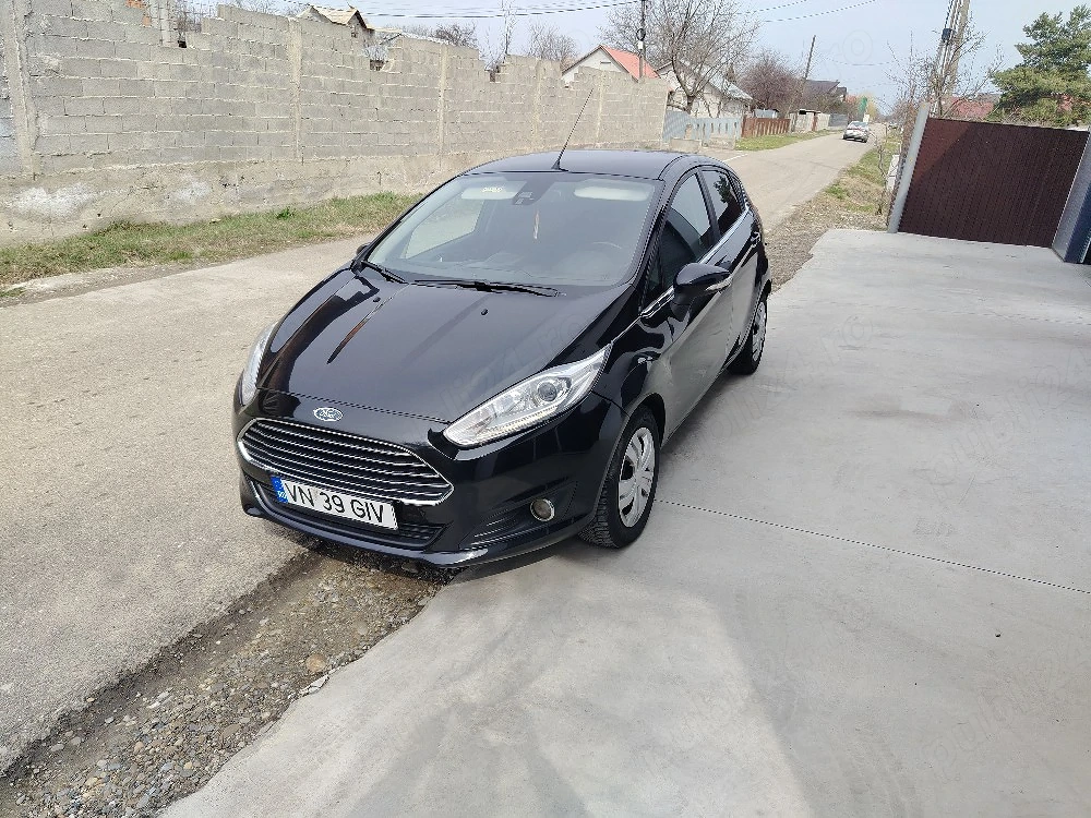 Vând Ford Fiesta