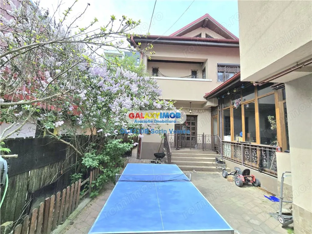 Casa 5 camere Crangasi | 210 mp | P+1+M | curte libera 350 mp | metrou
