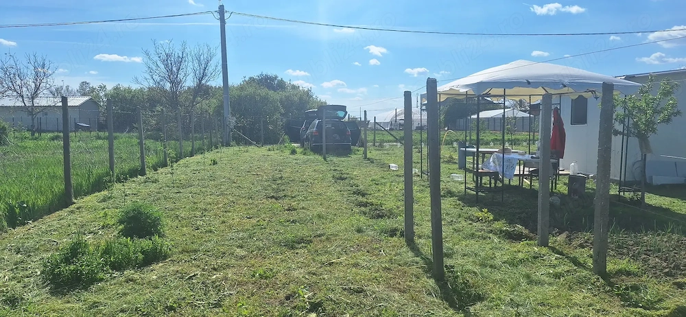 Vand teren in Călărași zona linistita, cu vecini foarte buni.