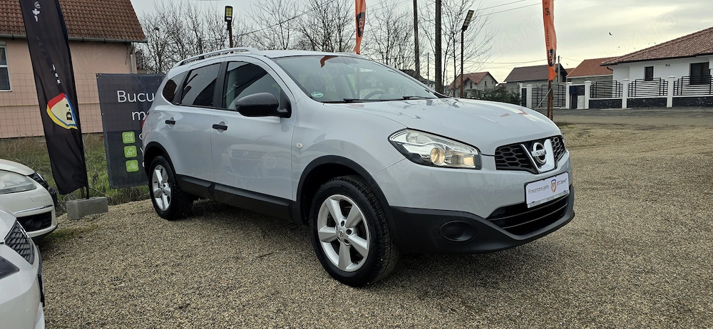 Nissan Qashqai 7 locuri an 2010 motor 1600 cm3 benzina clima 