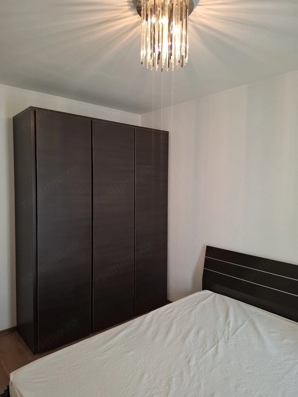 Apartament cu 2 camere de închiriat în zona Ozana cu centrala proprie