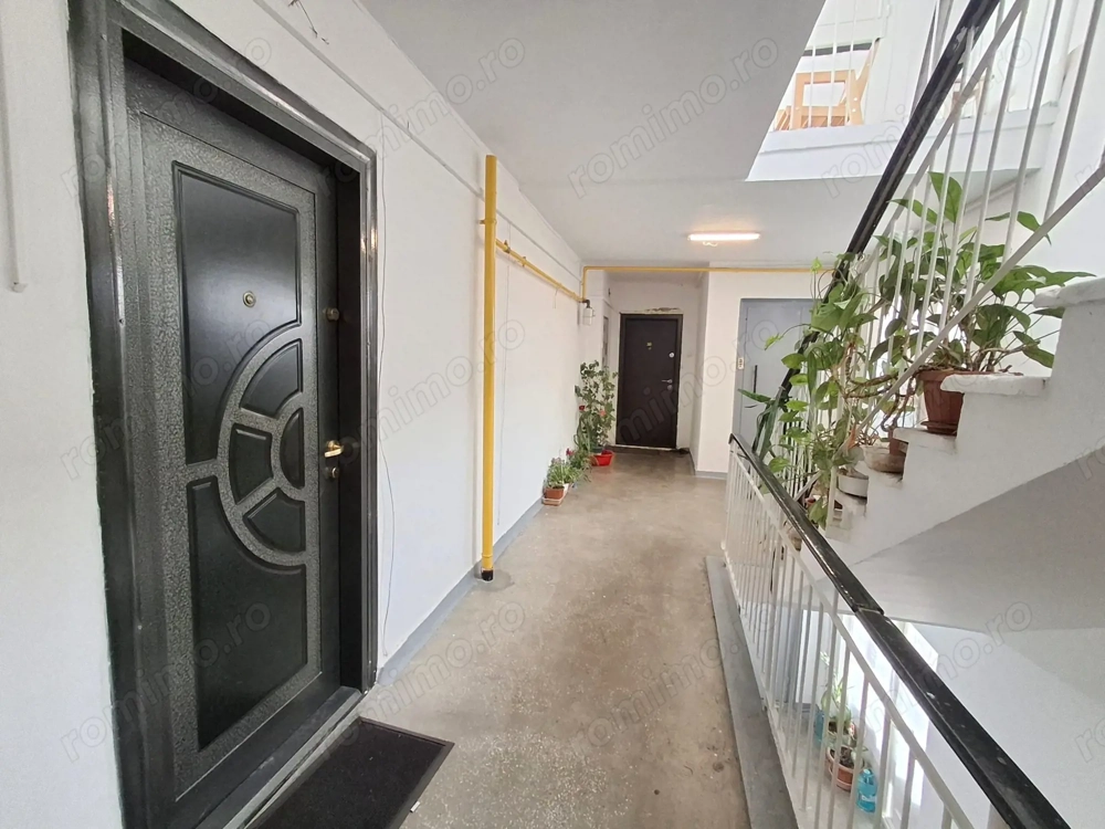 De Vanzare Apartament cu 3 camere  an constructie 1989  Vitan Mall