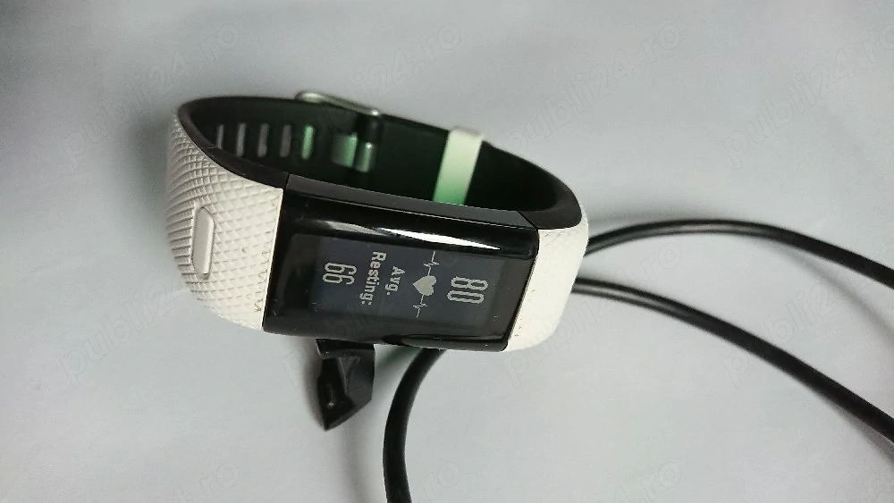 Ceas Garmin cu măsurare ritm cardiac și somn 
