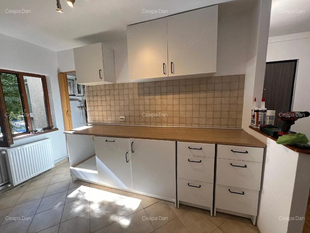 Apartament Deosebit cu 4 Camere Decomandat Centrala Proprie 2 Bai Boxa Etaj 1 Zona Andrei Saguna