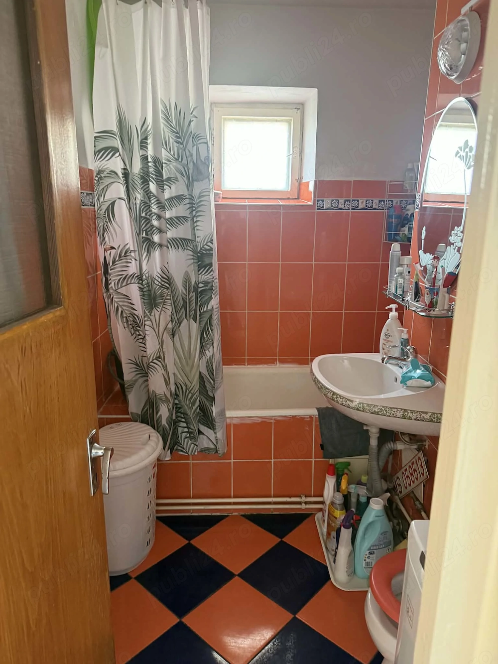  Apartament de 2 camere zon TRIAJ,str Harmanului