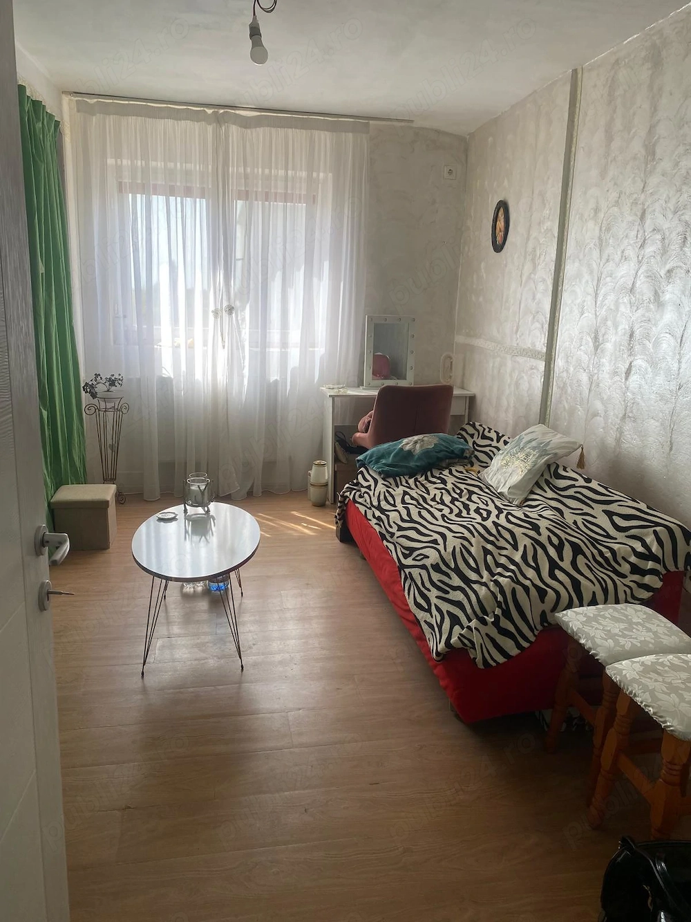 De vanzare Garsoniera etaj 3 Sagului