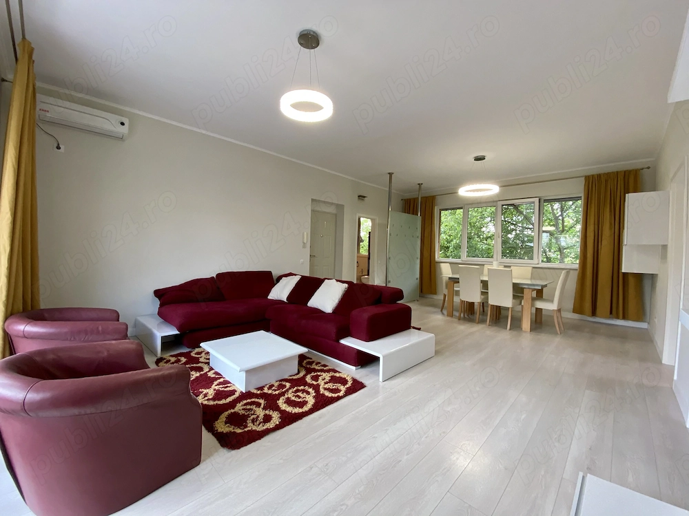 Apartament in vila pe 2 etaje, 174 mp utili, 5 camere, 2 bucatarii, 2 bai, terasa, parcare in curte.