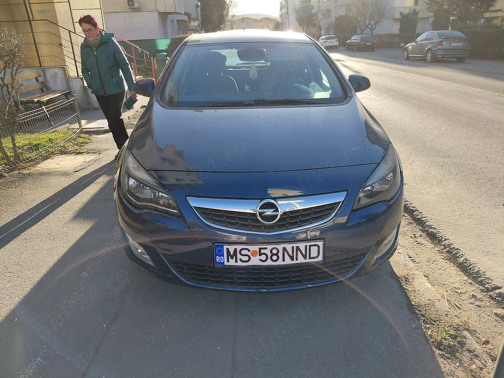 Autoturism Opel AstraJ