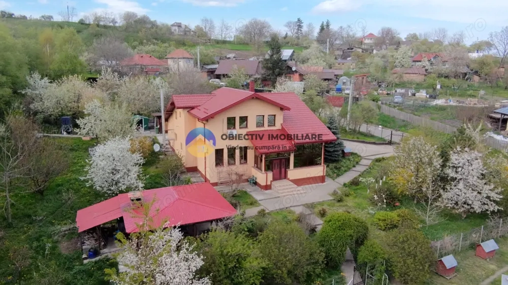 Vilă cu 8.800 mp teren în Gura Văii, la 12 km de Piatra Neamț