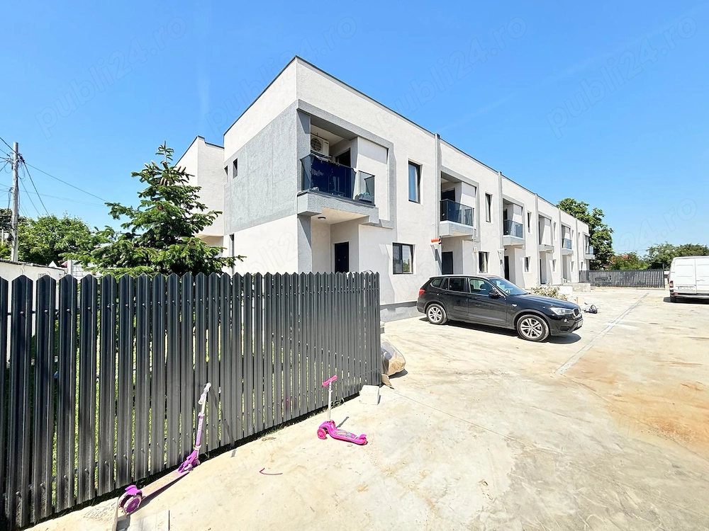 Casă   3 camere, 2 băi 2 dresinguri ,1 balcon curte proprie 35 mp, 2 locuri de parcare