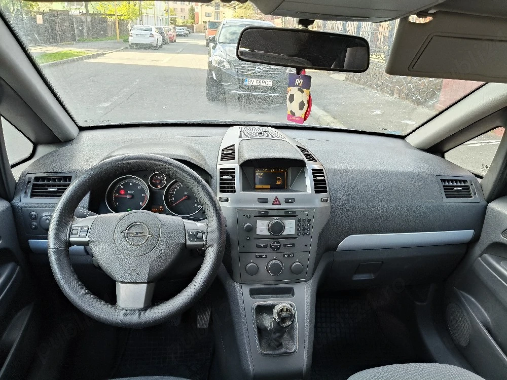 vand opel zafira 7 locuri