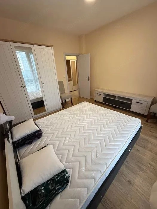 Apartament cu 2 camere de închiriat în zona Pacii