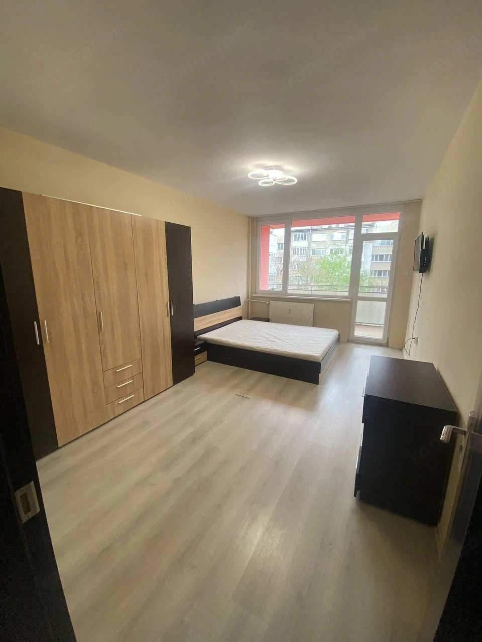 Apartament cu 2 camere de închiriat în zona Piața SuduluI