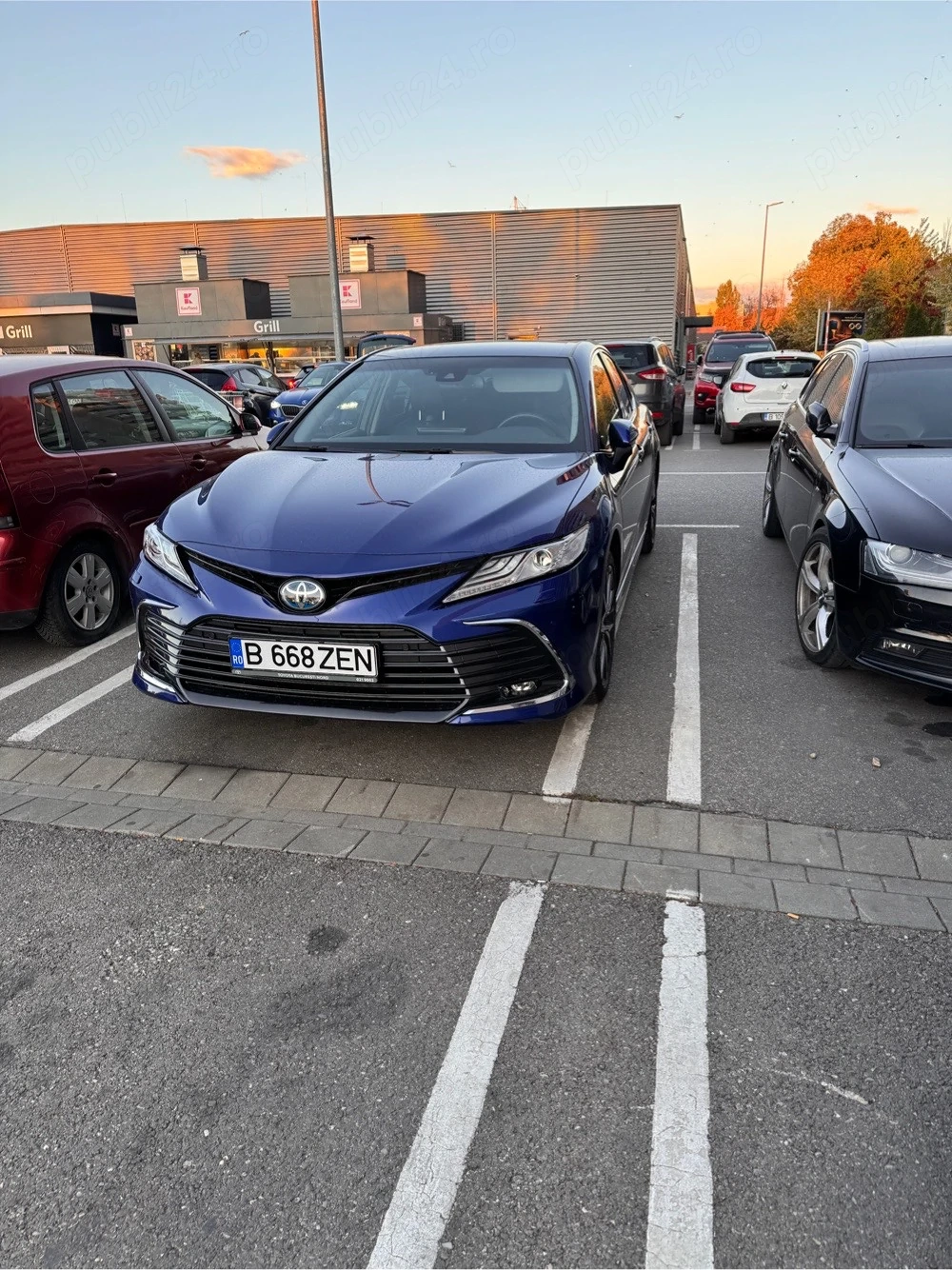 Toyota Camry 2.5 Hibrid 218CP 2024